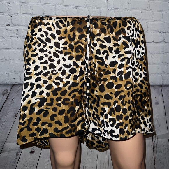 Pants - Brown & Black Cheetah Print Shorts size L